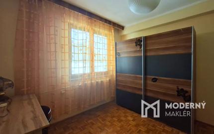 REZERVOVANÉ: Na prenájom viacgeneračný rodinný dom vo Veľkých Bieliciach