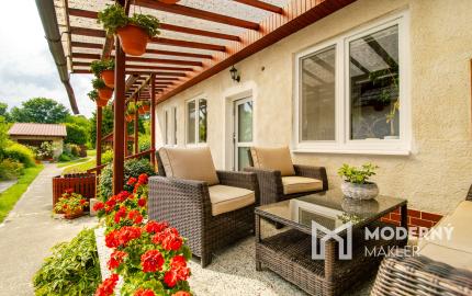 REZERVOVANÉ: Na predaj priestranný dom s veľkým pozemkom v Pobedime