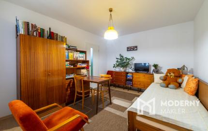 REZERVOVANÉ: Na predaj priestranný dom s veľkým pozemkom v Pobedime