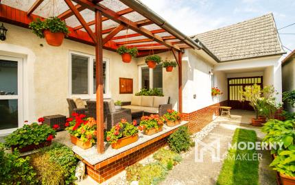 REZERVOVANÉ: Na predaj priestranný dom s veľkým pozemkom v Pobedime