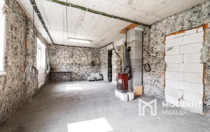 Rozostavaný dom na dokončenie podľa seba s veľkým pozemkom