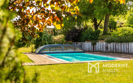 Na predaj impozantný rodinný dom v Ivanovciach