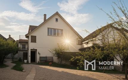 DOBRÁ LOKALITA -NOVÁ CENA- 5  izbový rodinný dom Bánovce nad Bebravou so záhradou 418m2 .