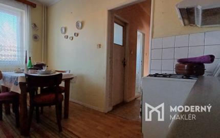 DOBRÁ LOKALITA -NOVÁ CENA- 5  izbový rodinný dom Bánovce nad Bebravou so záhradou 418m2 .