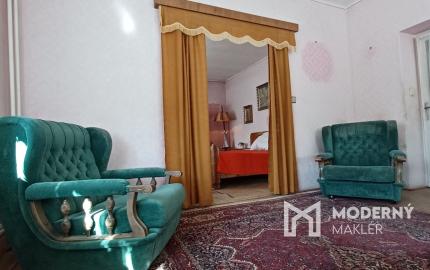 DOBRÁ LOKALITA -NOVÁ CENA- 5  izbový rodinný dom Bánovce nad Bebravou so záhradou 418m2 .