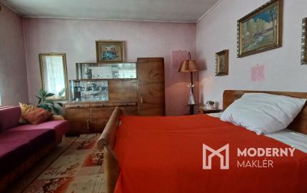 DOBRÁ LOKALITA -NOVÁ CENA- 5  izbový rodinný dom Bánovce nad Bebravou so záhradou 418m2 .