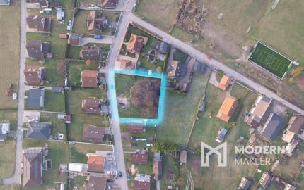 Na predaj veľkorysý pozemok pre rodinný dom v obci Heľpa