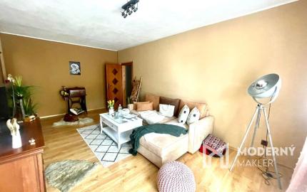 Exkluzívna ponuka 3 izb. veľkometrážného bytu v Bánovciach n/B s balkónom a pivnicou- SEVER