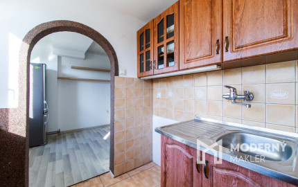 Na predaj priestranný 3-izbový byt v Zákamennom