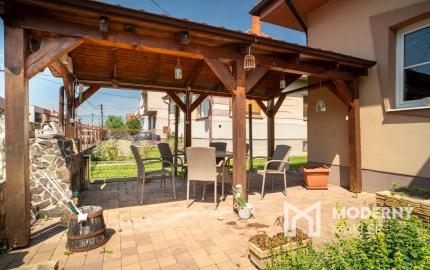 Na predaj priestranný rodinný dom v obci Zlaté Klasy