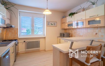 Na predaj priestranný 5-izbový rodinný dom v pokojnej lokalite mesta Gabčíkovo