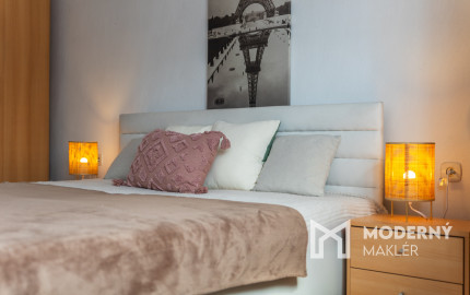 Nová znížená cena! Na predaj 5-izbový rodinný dom s veľkou záhradou v Novej Vsi nad Váhom