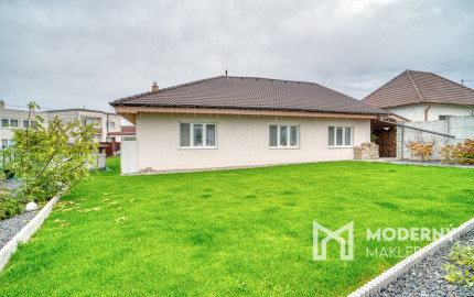 Na predaj priestranný 4-izbový rodinný dom v Malženiciach
