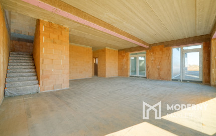 Na predaj administratívno-skladový objekt pri Trnave, v obci Zavar