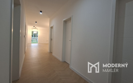 Exkluzívne iba u nás krásna novostavba v obci Uhrovec - dokončená