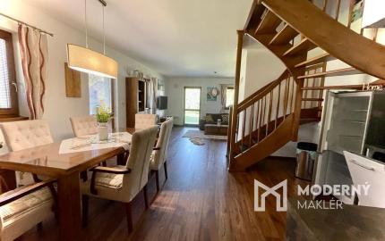 NA PREDAJ- chata /NOVOSTAVBA/ komplet zariadená / Vysoké Tatry- Stará Lesná  s panoramatickým výhľadom