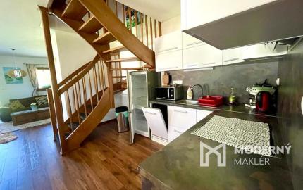 NA PREDAJ- chata /NOVOSTAVBA/ komplet zariadená / Vysoké Tatry- Stará Lesná  s panoramatickým výhľadom