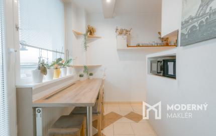 Na predaj kompletne zariadený 2-izbový byt v Žiline