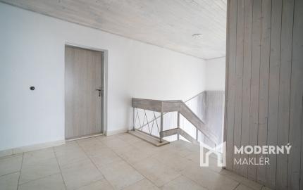 Na predaj polyfunkčná budova v obci Bardoňovo