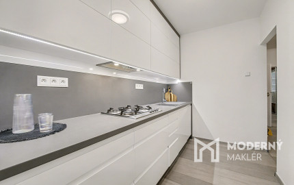 Na predaj kompletne zariadený 3-izbový byt v Petržalke