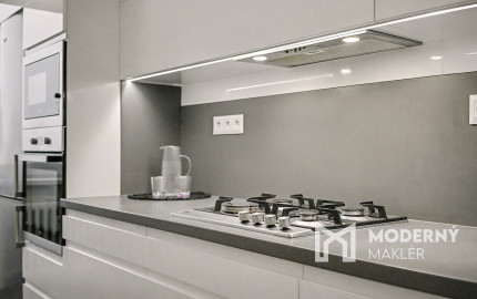 Na predaj kompletne zariadený 3-izbový byt v Petržalke