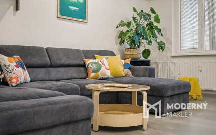 Na predaj kompletne zariadený 3-izbový byt v Petržalke