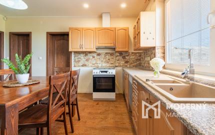 Na predaj zrekonštruovaný rodinný dom v Pate