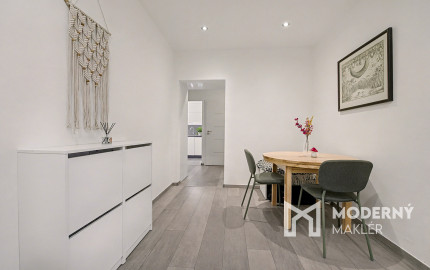 Na predaj kompletne zariadený 3-izbový byt v Petržalke