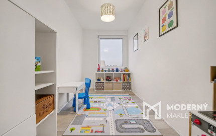 Na predaj kompletne zariadený 3-izbový byt v Petržalke