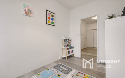 Na predaj kompletne zariadený 3-izbový byt v Petržalke