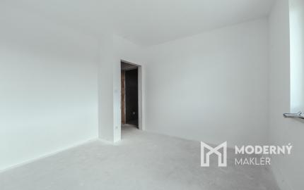 Na predaj skolaudovaný výnimočný 4-izbový byt v rodinnom dome vo Veľkom Orvišti