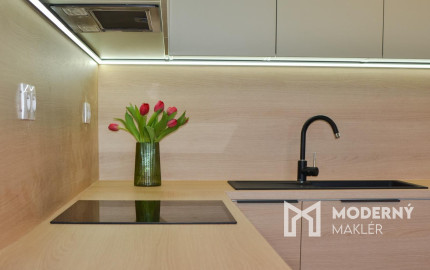 REZERVOVANÉ: Na predaj zariadený 2-izbový byt Na Pažiti v Trenčíne