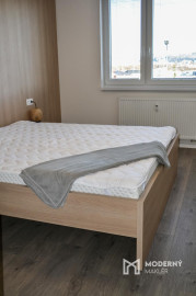 REZERVOVANÉ: Na predaj zariadený 2-izbový byt Na Pažiti v Trenčíne