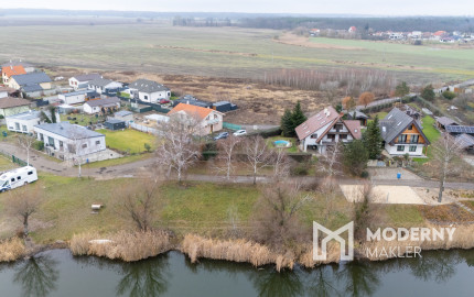 Na predaj stavebný pozemok v obci Sekule - Štrkovňa Lúčky