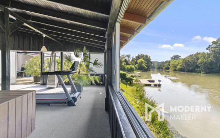 Na predaj štýlový penzión s priamym prístupom k vode v obci Blahová