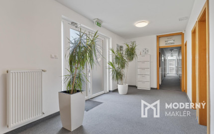 Na predaj štýlový penzión s priamym prístupom k vode v obci Blahová