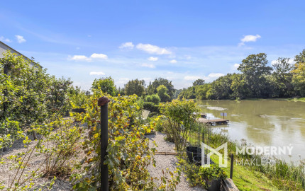 Na predaj štýlový penzión s priamym prístupom k vode v obci Blahová