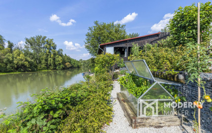 Na predaj štýlový penzión s priamym prístupom k vode v obci Blahová