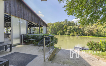 Na predaj štýlový penzión s priamym prístupom k vode v obci Blahová
