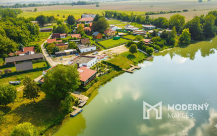 Na predaj štýlový penzión s priamym prístupom k vode v obci Blahová