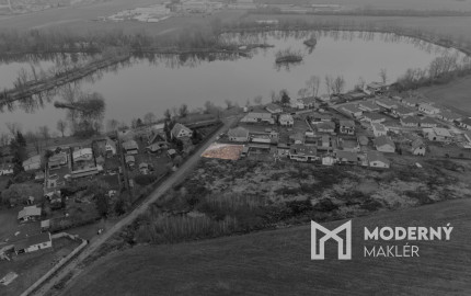 Na predaj stavebný pozemok v obci Sekule - Štrkovňa Lúčky