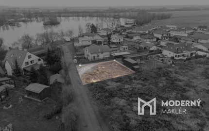 Na predaj stavebný pozemok v obci Sekule - Štrkovňa Lúčky