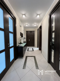 Na prenájom mestský, slnečný 3izb byt v centre Trenčína.