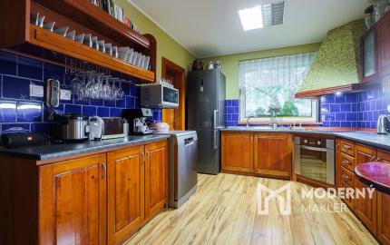 Na predaj priestranný rodinný dom s bazénom a rozsiahlym pozemkom v Bretejovciach