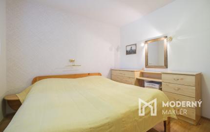 Na predaj priestranný rodinný dom s bazénom a rozsiahlym pozemkom v Bretejovciach