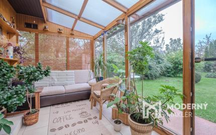 Na predaj priestranný rodinný dom s bazénom a rozsiahlym pozemkom v Bretejovciach