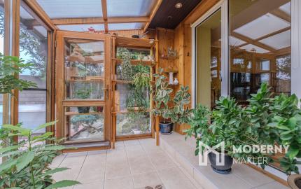 Na predaj priestranný rodinný dom s bazénom a rozsiahlym pozemkom v Bretejovciach