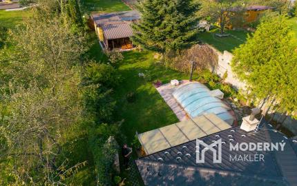 Na predaj priestranný rodinný dom s bazénom a rozsiahlym pozemkom v Bretejovciach