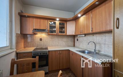 Na predaj 4-izbový byt s loggiou v centre mesta Snina