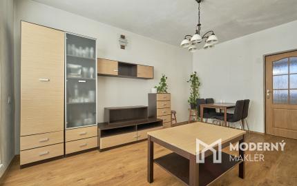 Na predaj 4-izbový byt s loggiou v centre mesta Snina